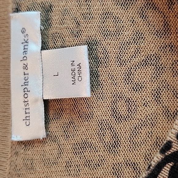 Women's L leopard print cardigan button- up sweater. - Picture 2 of 4